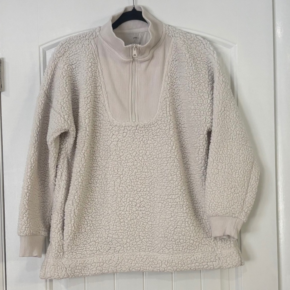 Aerie Fleece pullover with pockets